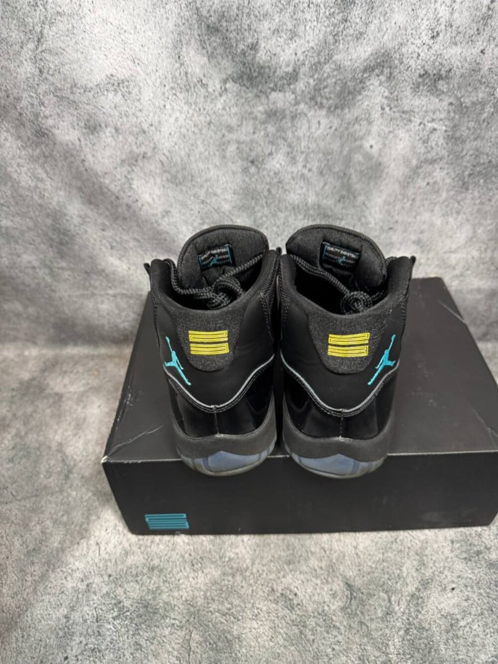 Size 8.5 | Jordan 11 Gamma Blue With Box | Pre-Owned - Picture 3 of 9